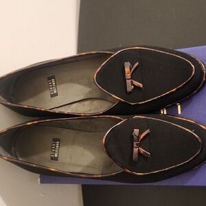 Stuart Weitzman Black Flats w/ Tortoise Accents On Trim   CREAMPUFF Black Crepe